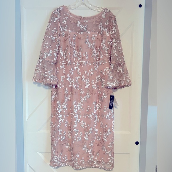 Alex Evenings Knee Length Cocktail Dress - Picture 2 of 3